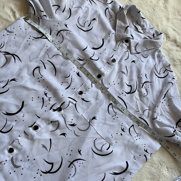 Reitmans White And Black Long Sleeve Button up Small - Picture 8 of 11